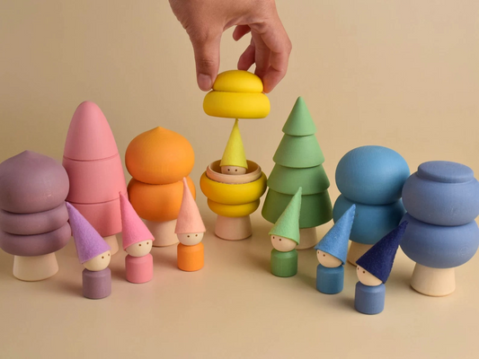Wooden Tree Peg Dolls Set